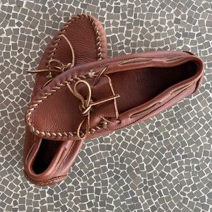 Minnetonka brown deerskin driving moccasins Size 9